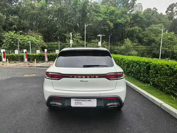Porsche Macan 2025