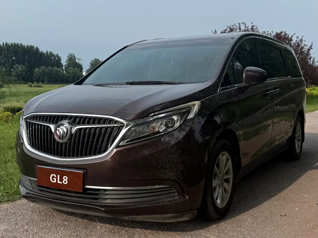 Buick GL8 2018 — фото 1