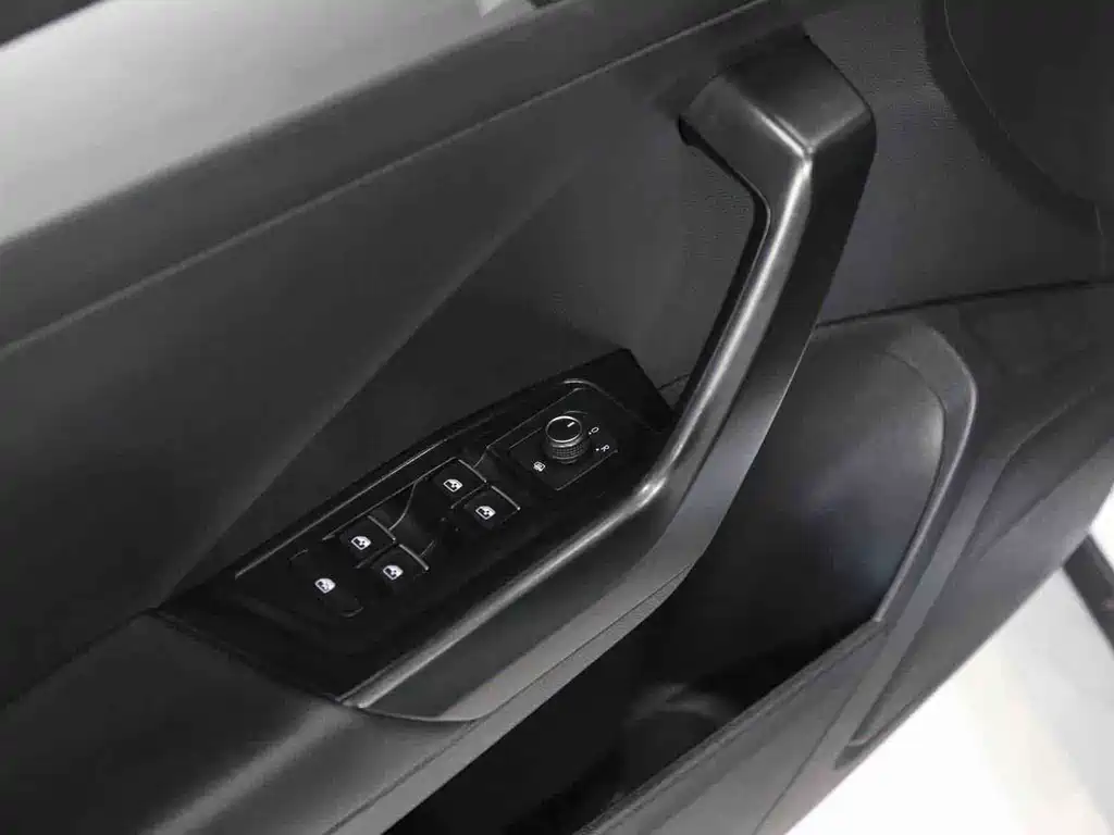 Volkswagen T-Roc 2022 — фото 12