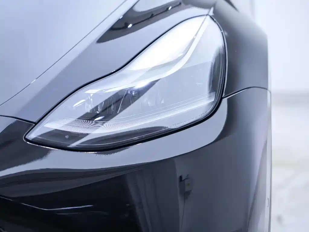 Tesla Model Y 2022 — фото 9