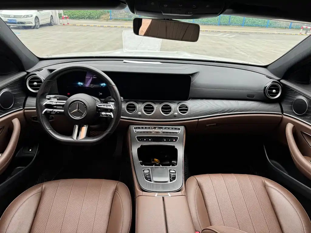 Mercedes-Benz E-Class 2022 — фото 11