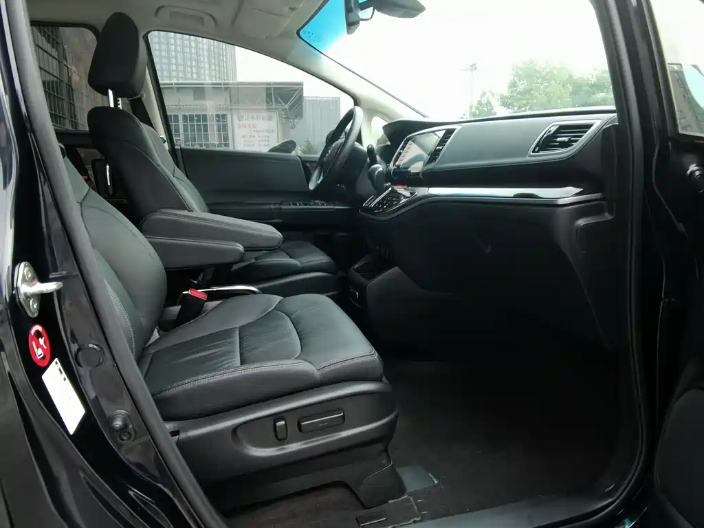 Honda Odyssey 2020 — фото 11