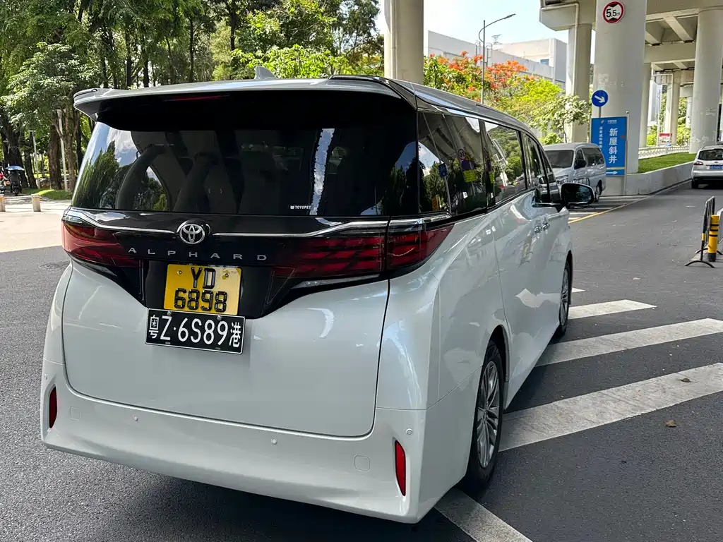 Toyota Alphard 2025 — фото 13