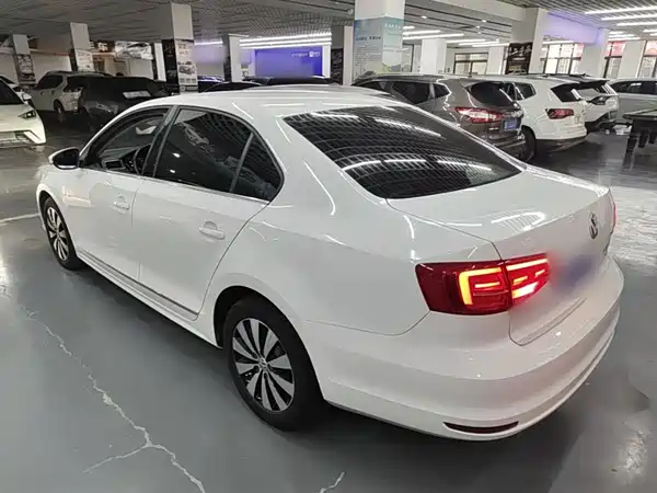 Volkswagen Sagitar 2019