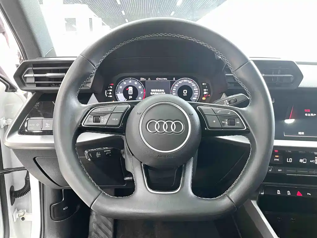 Audi A3 2023 — фото 8