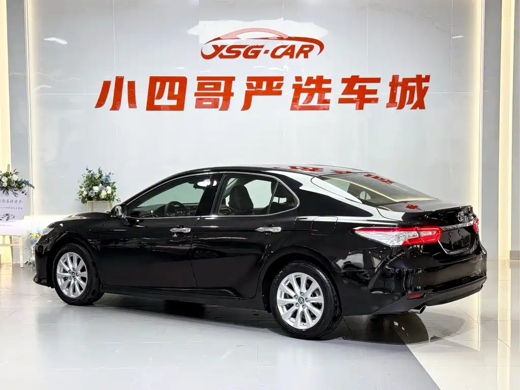 Toyota Camry 2020 — фото 2