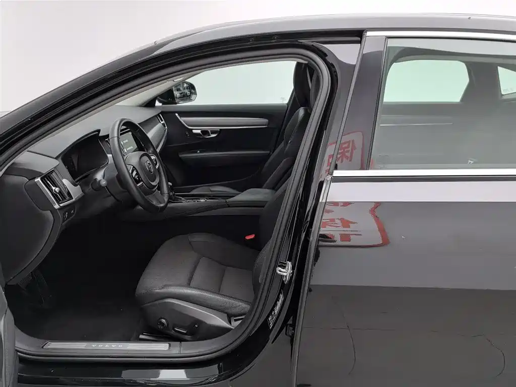 Volvo S90 2018 — фото 10