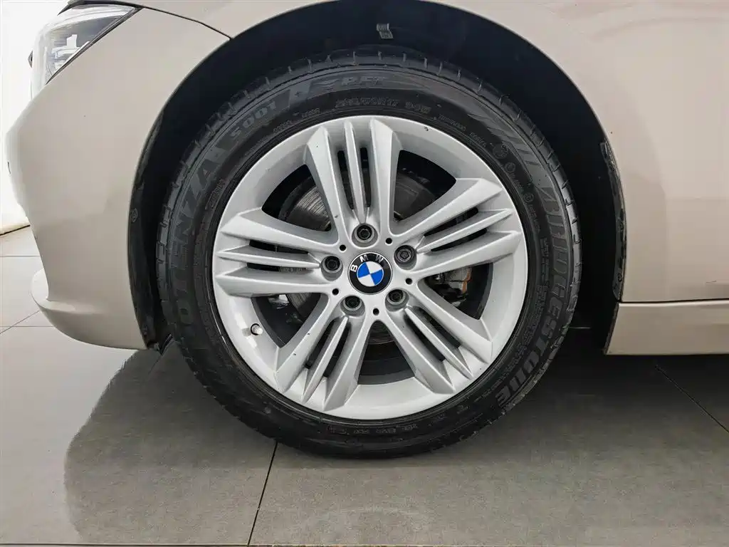 BMW 3 Series 2016 — фото 17