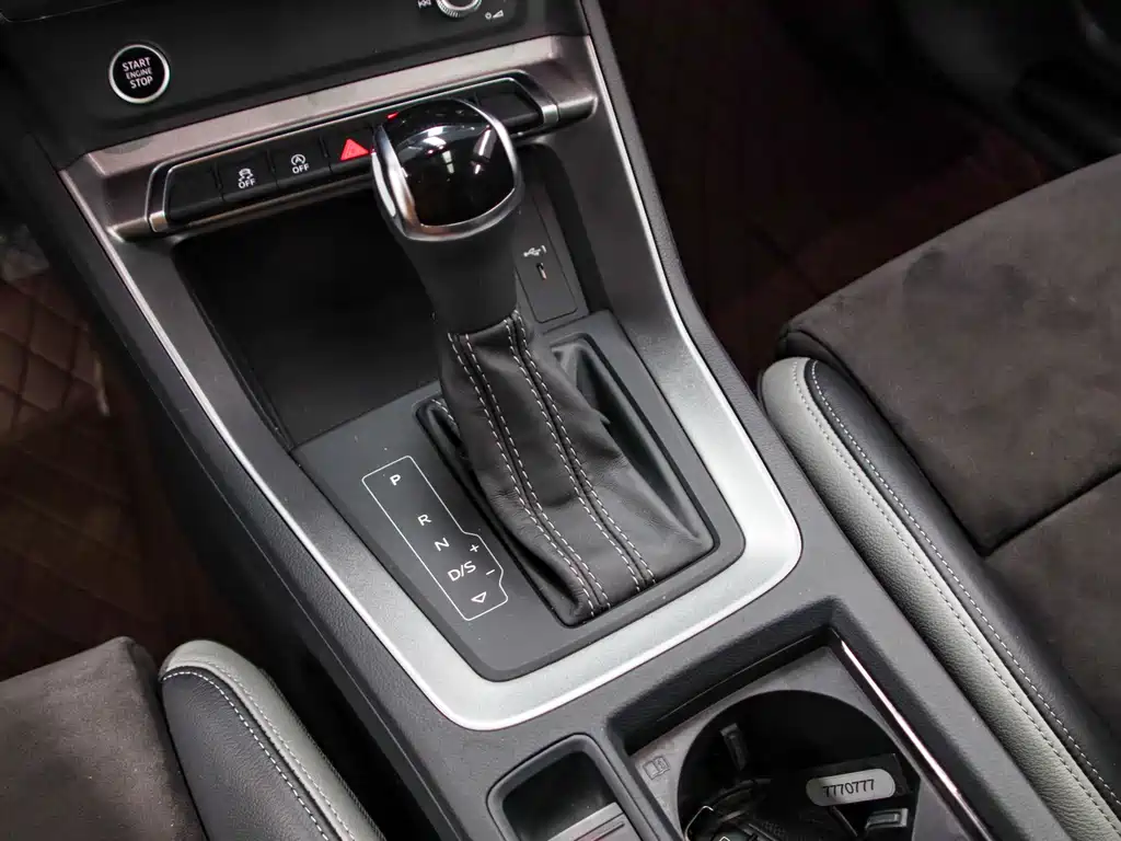 Audi Q3 2022 — фото 11