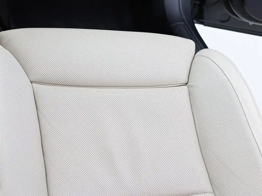 BMW 7 Series 2012 — фото 25