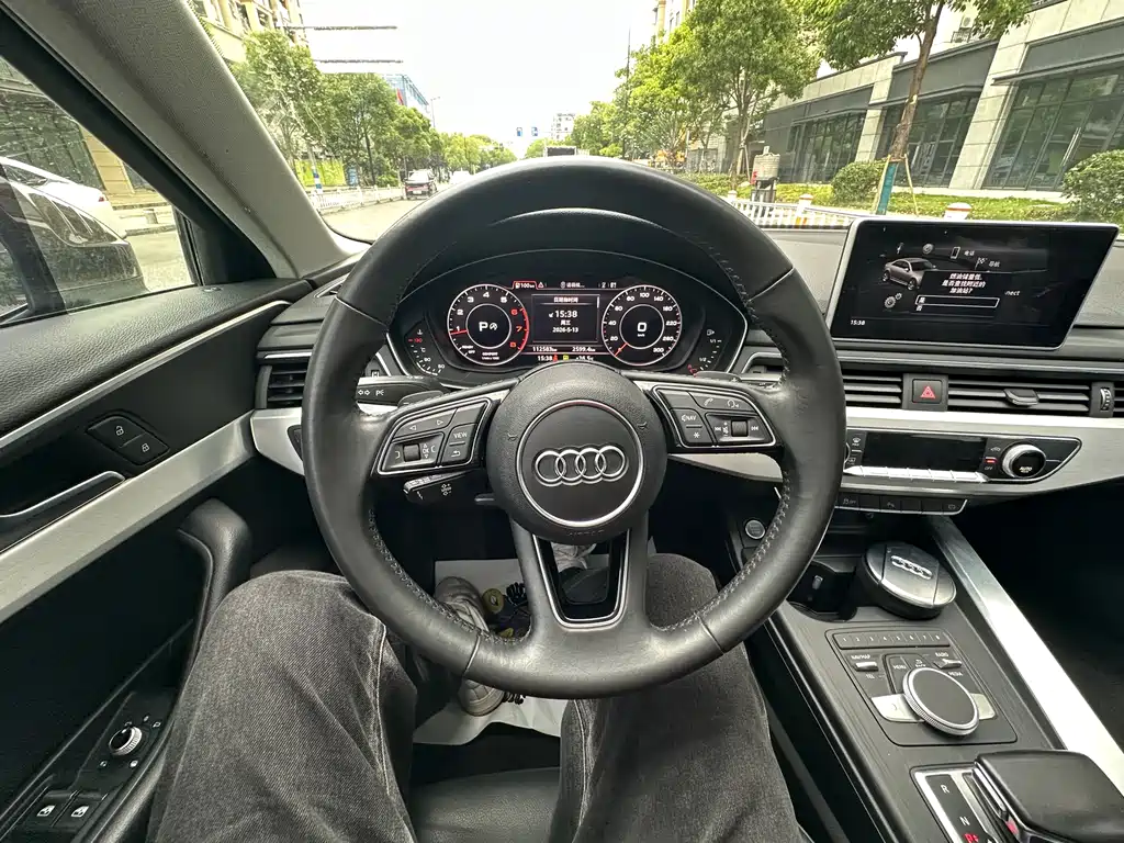 Audi A4L 2018 — фото 12