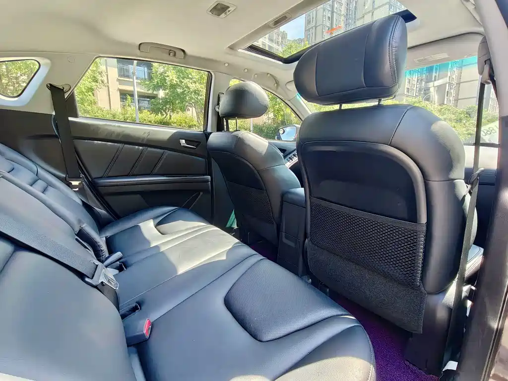 Luxgen You6 SUV 2014 — фото 10