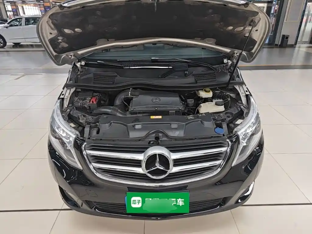 Mercedes-Benz V-Class 2017 — фото 20