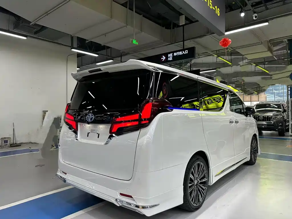 Toyota Alphard 2020 — фото 6