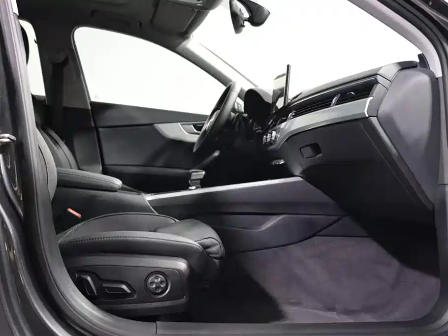 Audi A4L 2020