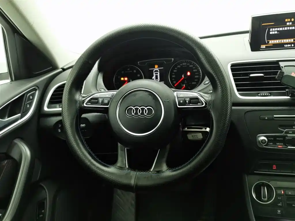 Audi Q3 2018 — фото 11