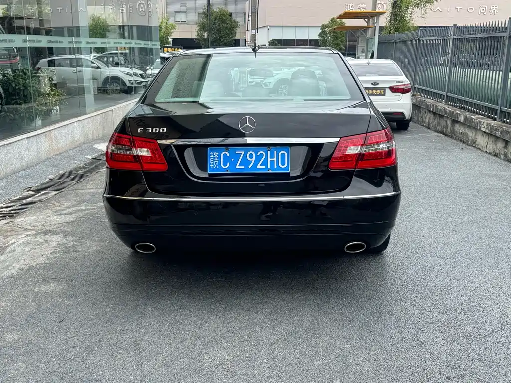 Mercedes-Benz E-Class 2011