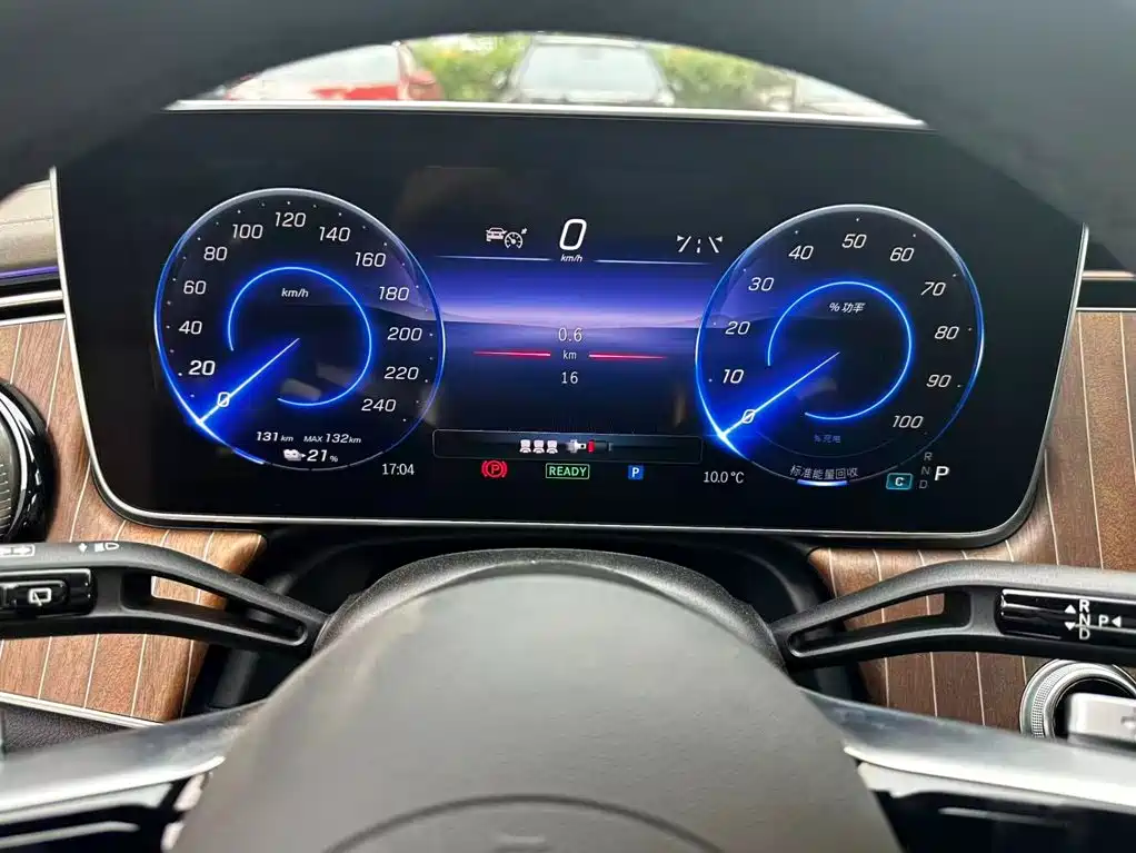 Mercedes-Benz EQE SUV 2025 — фото 17