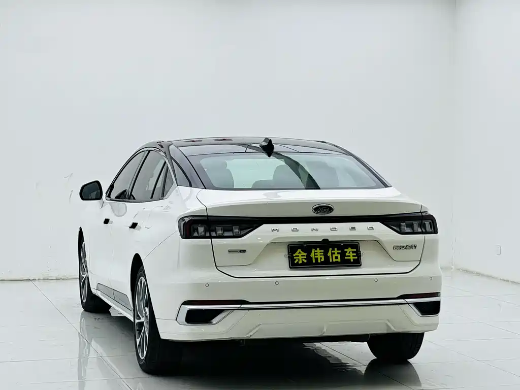 Ford Mondeo 2023 — фото 5