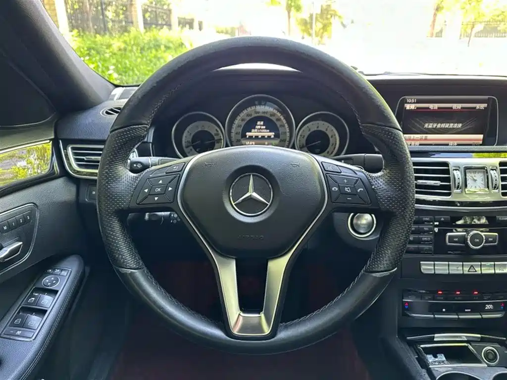 Mercedes-Benz E-Class 2015 — фото 14