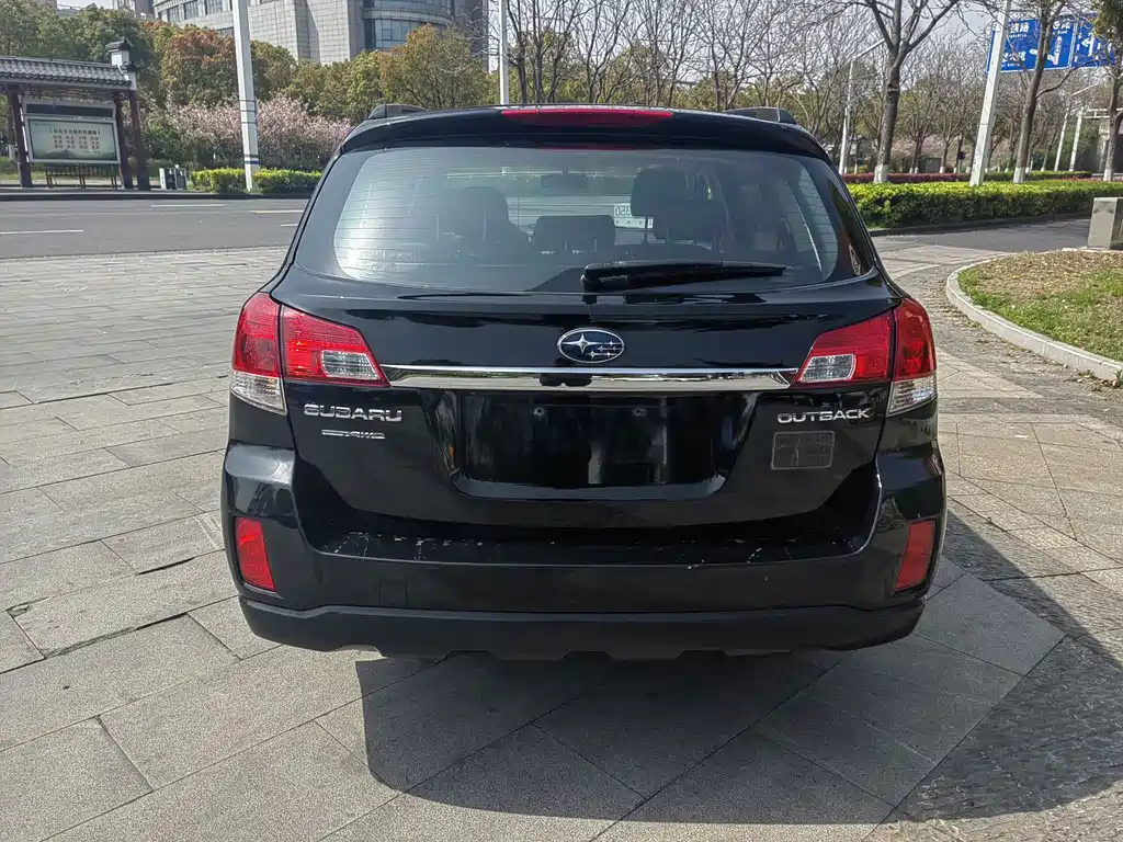 Subaru Outback 2013 — фото 4