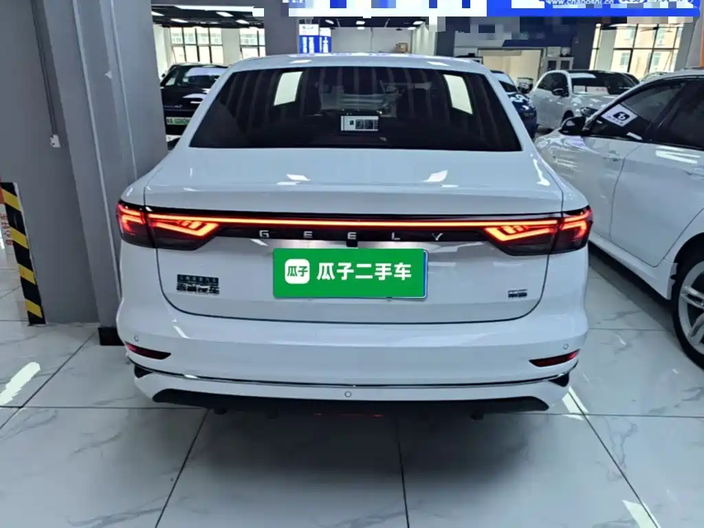 Geely Emgrand 2024