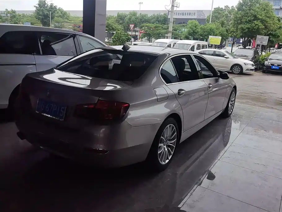 BMW 5 Series 2015 — фото 3