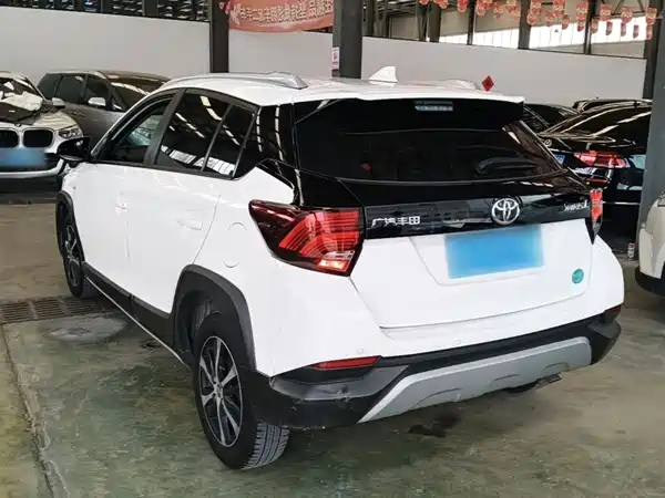 Toyota Yaris L 2023