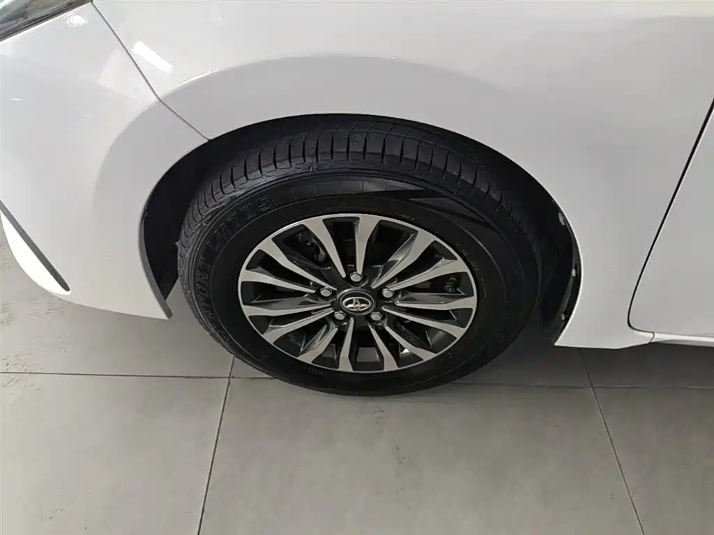 Toyota Corolla 2019 — фото 23