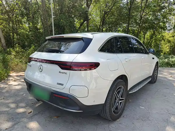 Mercedes-Benz EQC 2020