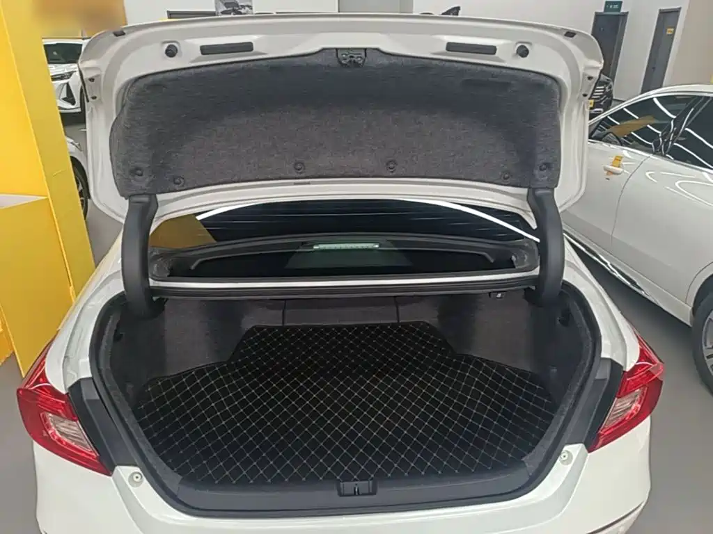Honda Accord 2021 — фото 19