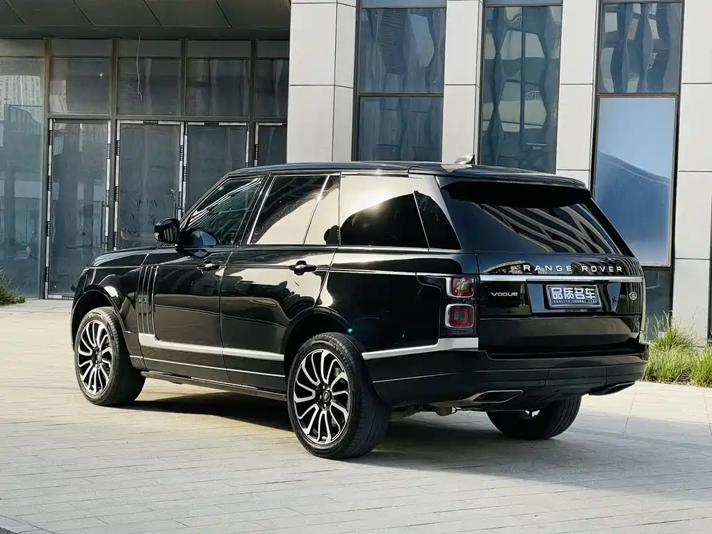 Land Rover Range Rover 2022 — фото 19