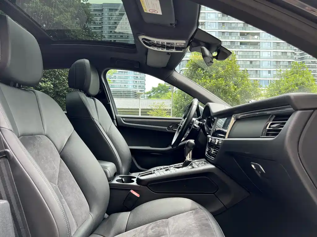 Porsche Macan 2018 — фото 12