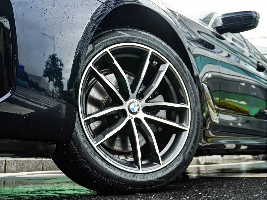BMW 5 Series 2022 — фото 6