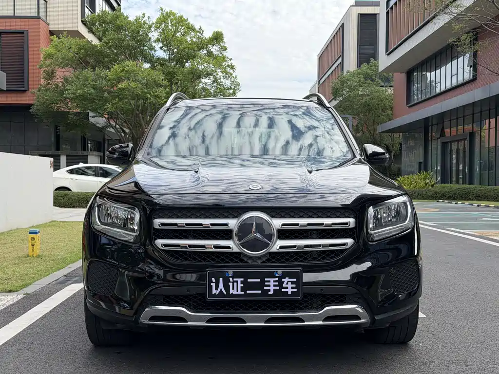 Mercedes-Benz GLB 2021