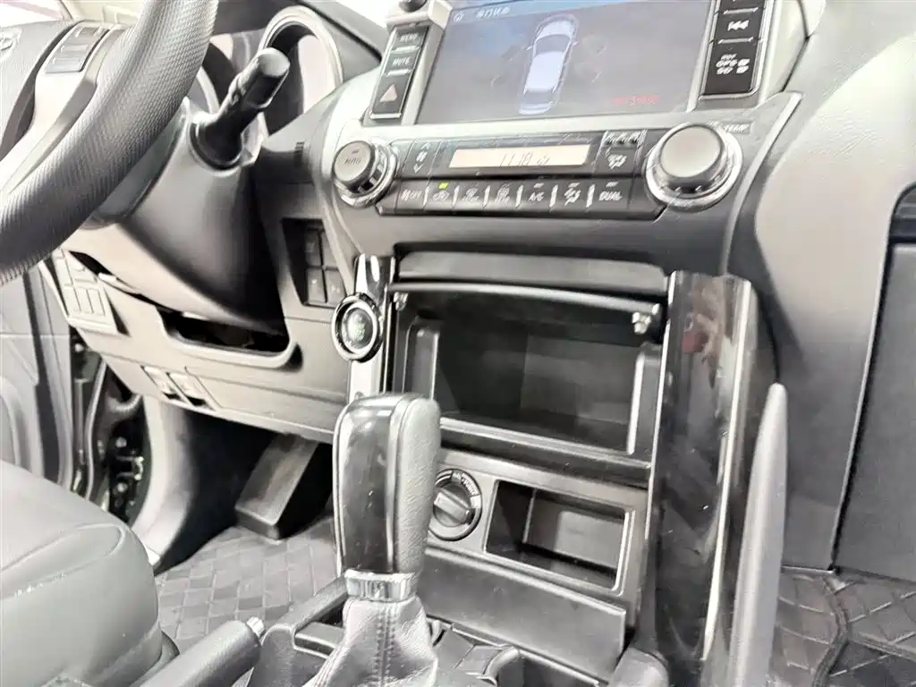 Toyota Prado 2015 — фото 18