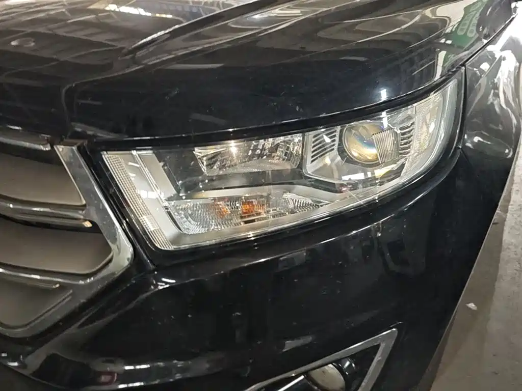 Ford Edge 2017 — фото 24