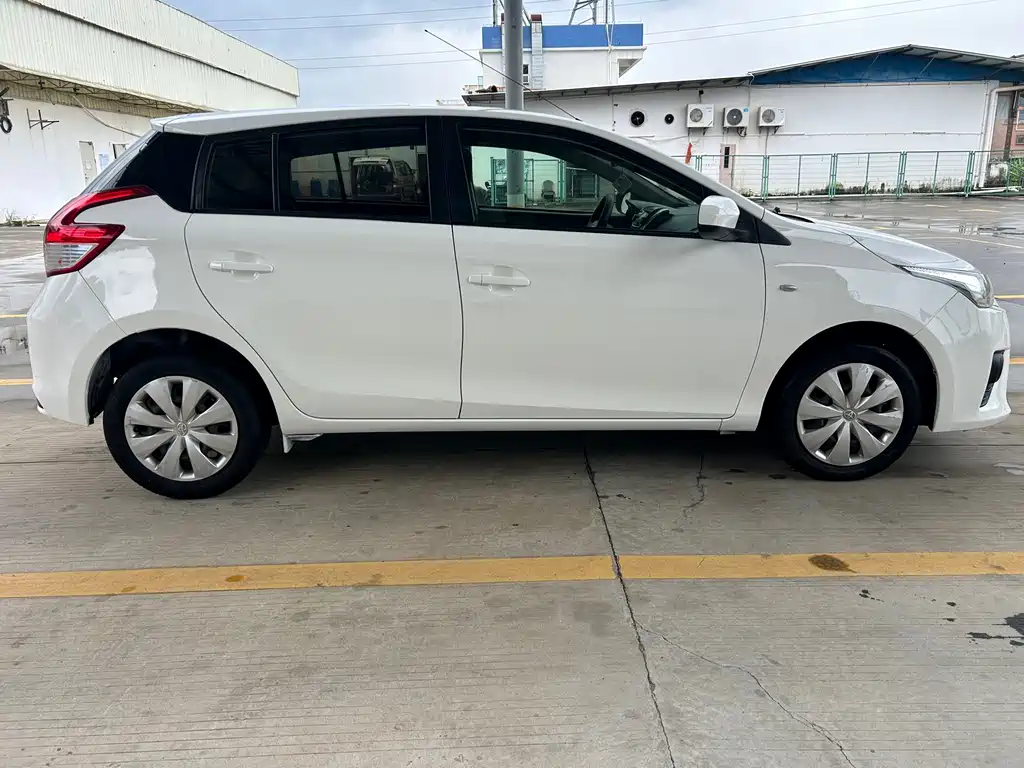 Toyota Yaris L 2016
