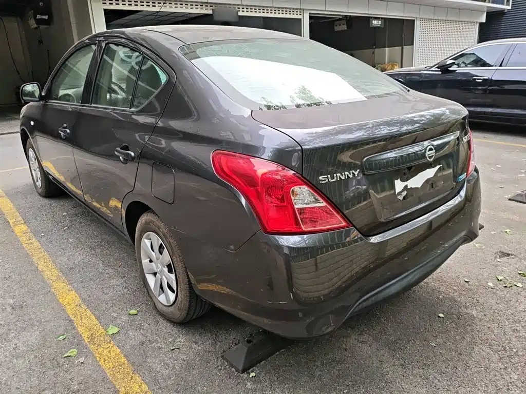 Nissan Sunny 2015 — фото 23