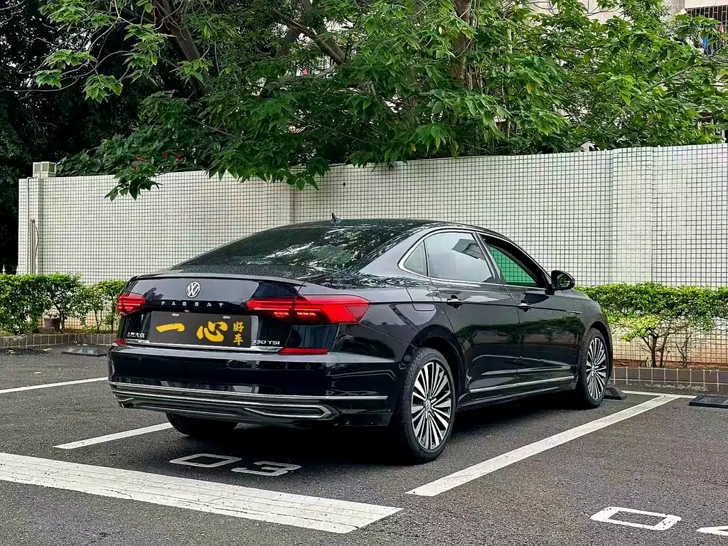 Volkswagen Passat 2019 — фото 7