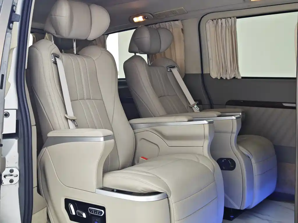 Mercedes-Benz Viano 2015 — фото 23