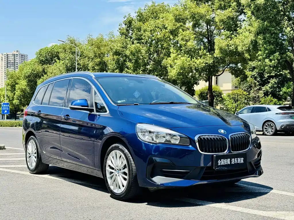 BMW 2 Series Wagon 2018 — фото 24