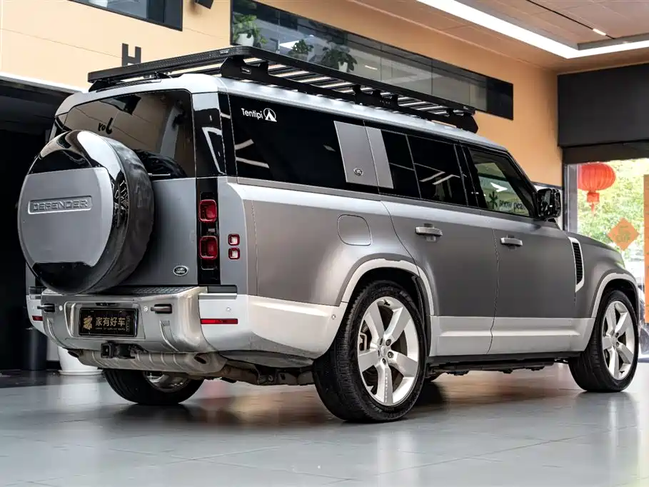 Land Rover Defender 2023 — фото 4