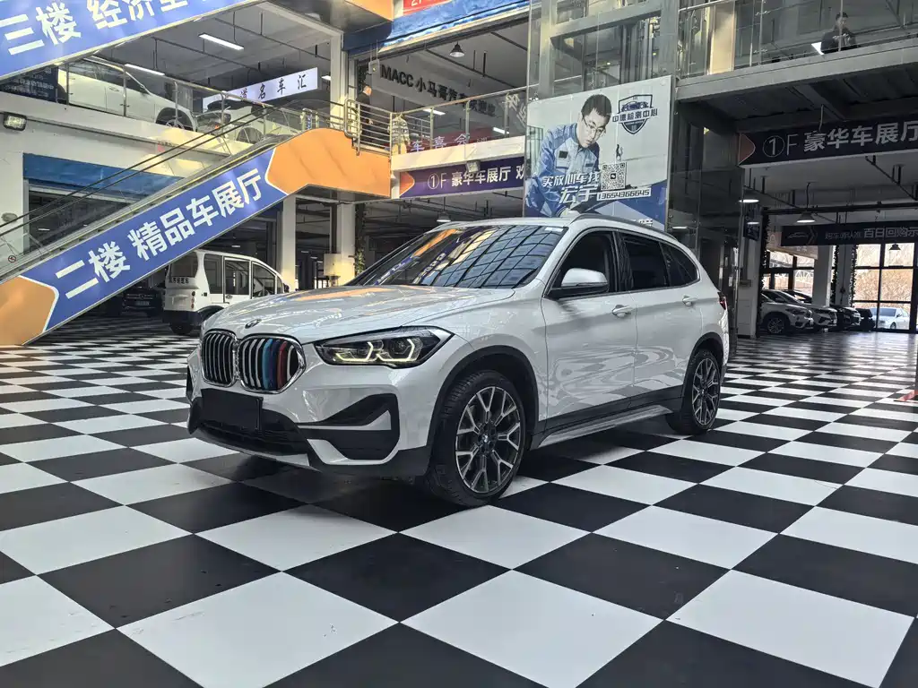 BMW X1 2022 — фото 1