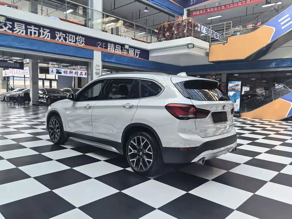 BMW X1 2022 — фото 9