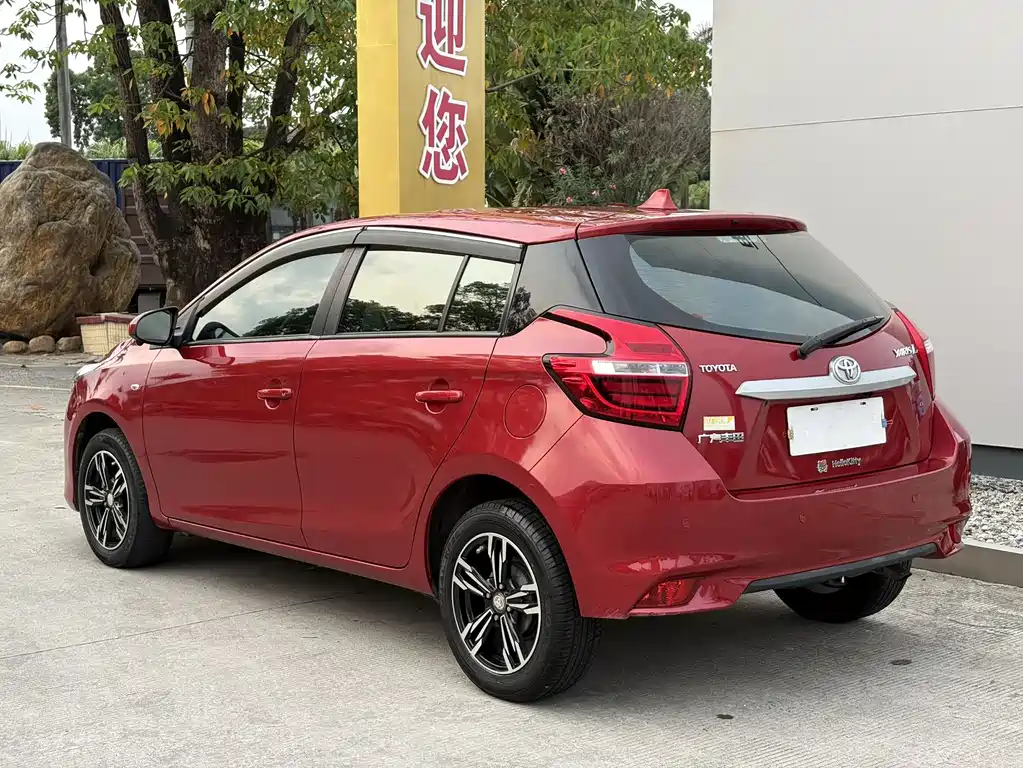 Toyota Yaris L 2019 — фото 9