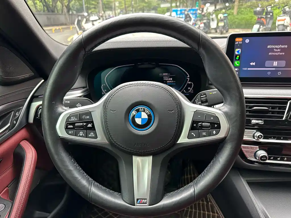 BMW 5 Series New Energy 2021 — фото 12