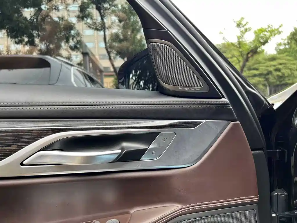 BMW 7 Series 2021 — фото 13