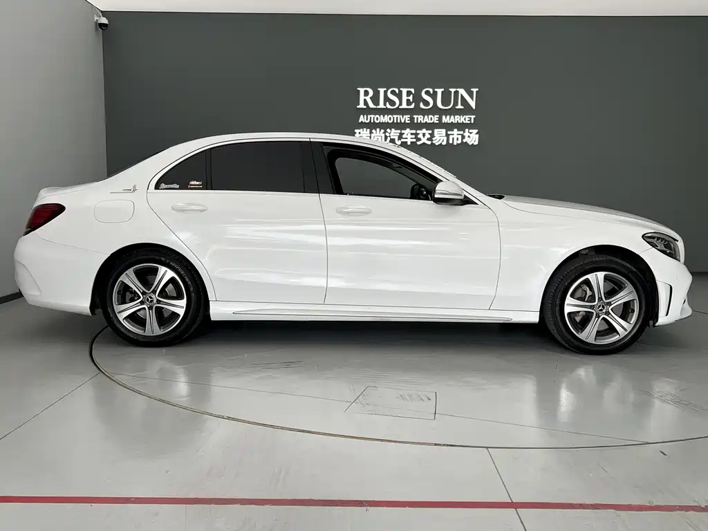 Mercedes-Benz C-Class 2020 — фото 3