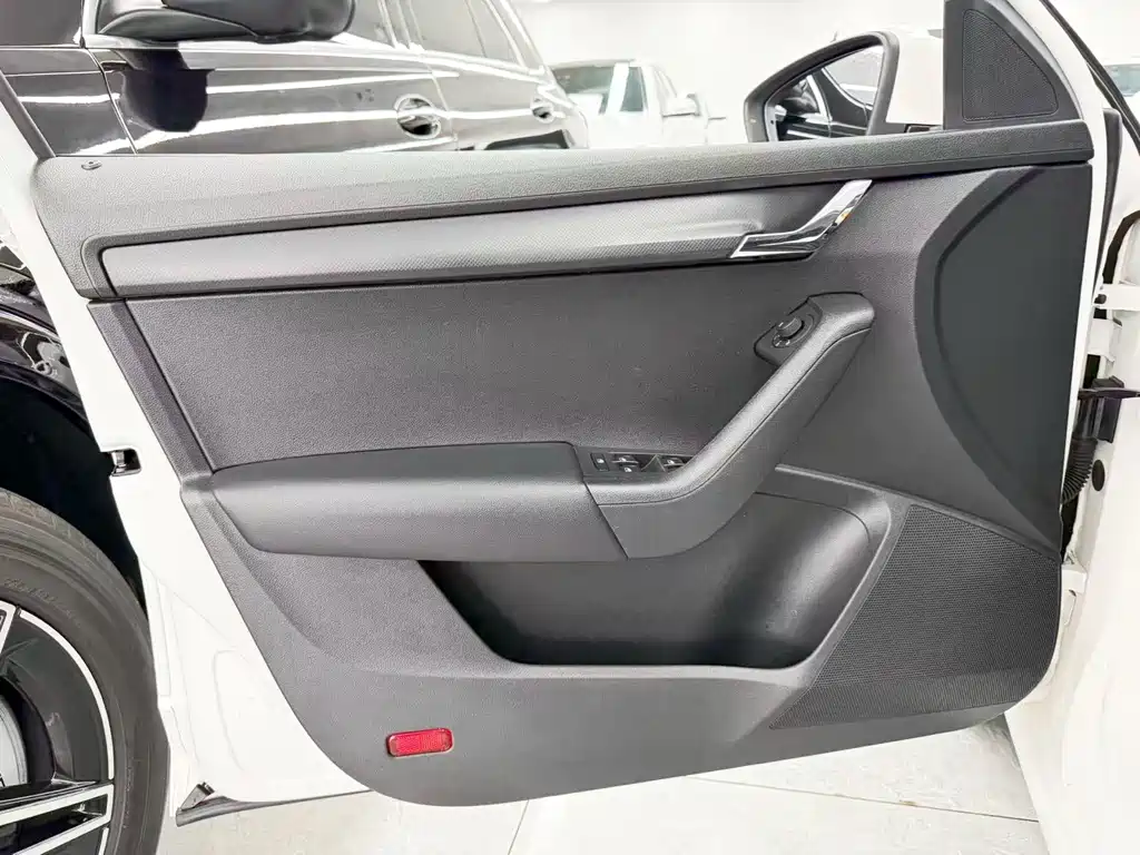 Skoda Octavia 2022 — фото 12